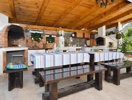 Apartman Gemuetliche Mit Grill Und Garten