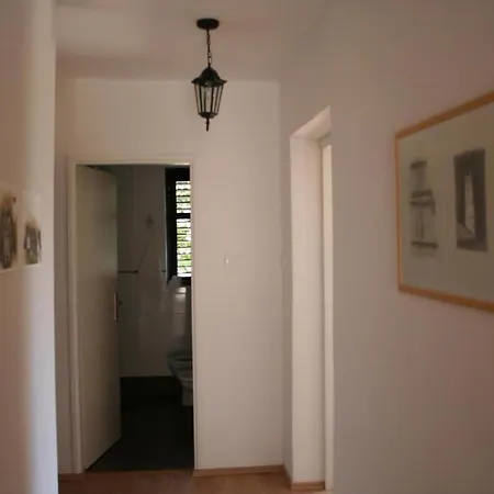 Gemuetliche Mit Grill Und Garten Apartman *